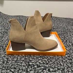 ankle boots